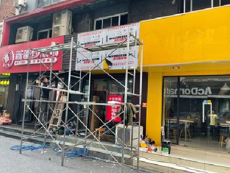 隆昌制作广告招牌如何避免它发黄？